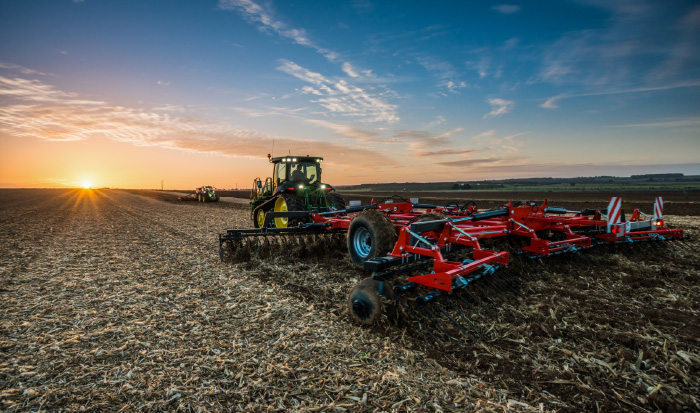 machinisme-agricol-gregoire-besson-identite-marque